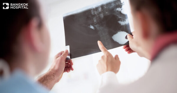 บำบัดอาการปวดหลังโดยไม่ผ่าตัด