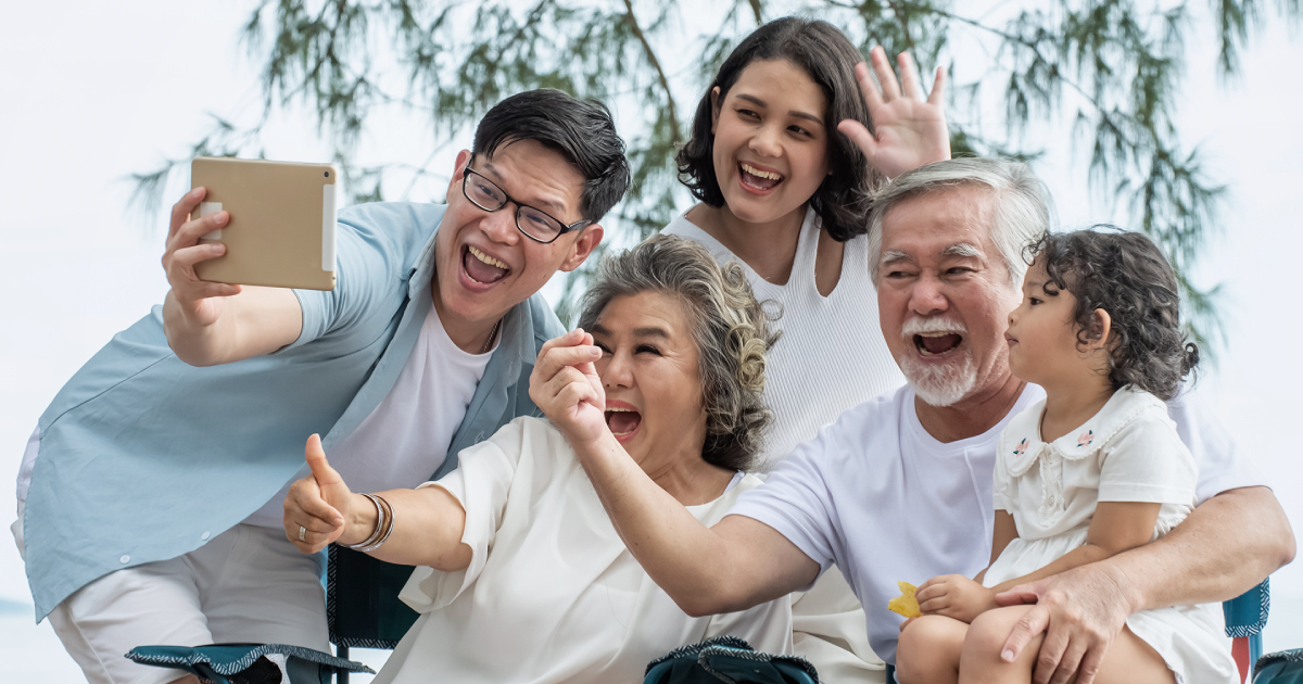 曼谷医院希望您能够自信地重新开始生活，通过 Caring Long COVID-19 Health Check up 健康检查套餐以及COVID-19感染后的身体康复套餐。