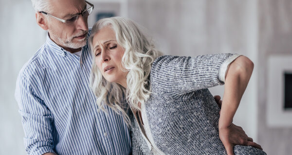 อย่าทนปวดหลัง เพราะกระดูกสันหลังเสื่อม