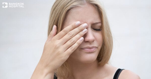 เปลือกตากระตุก อาจไม่ใช่แค่ความรำคาญ