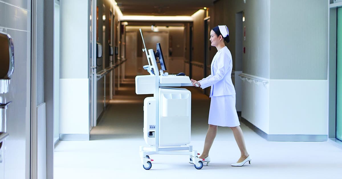 SMART MOBILE MEDICATION CART スマート薬剤投与カート イノベーションによる患者ケアの向上