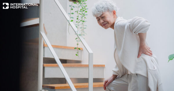 Gập cột sống do loãng xương Image