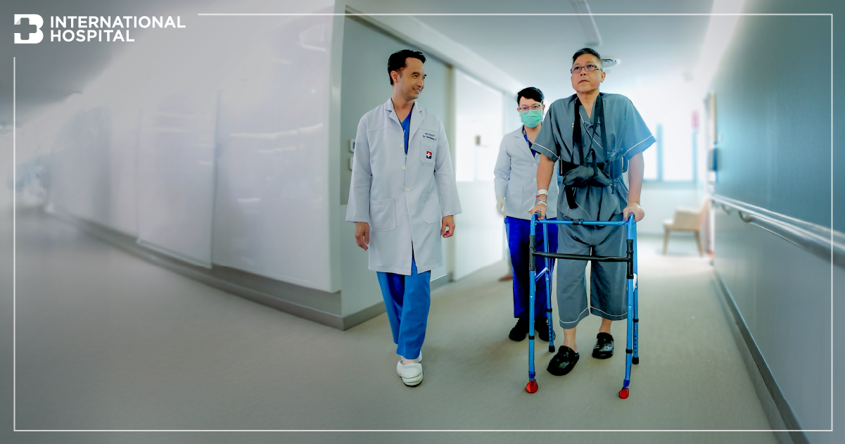 6 ชม. ลุกเดินได้ หลังผ่าตัดเปลี่ยนข้อเข่าเทียม ด้วยหุ่นยนต์ช่วยผ่าตัด VELYS™