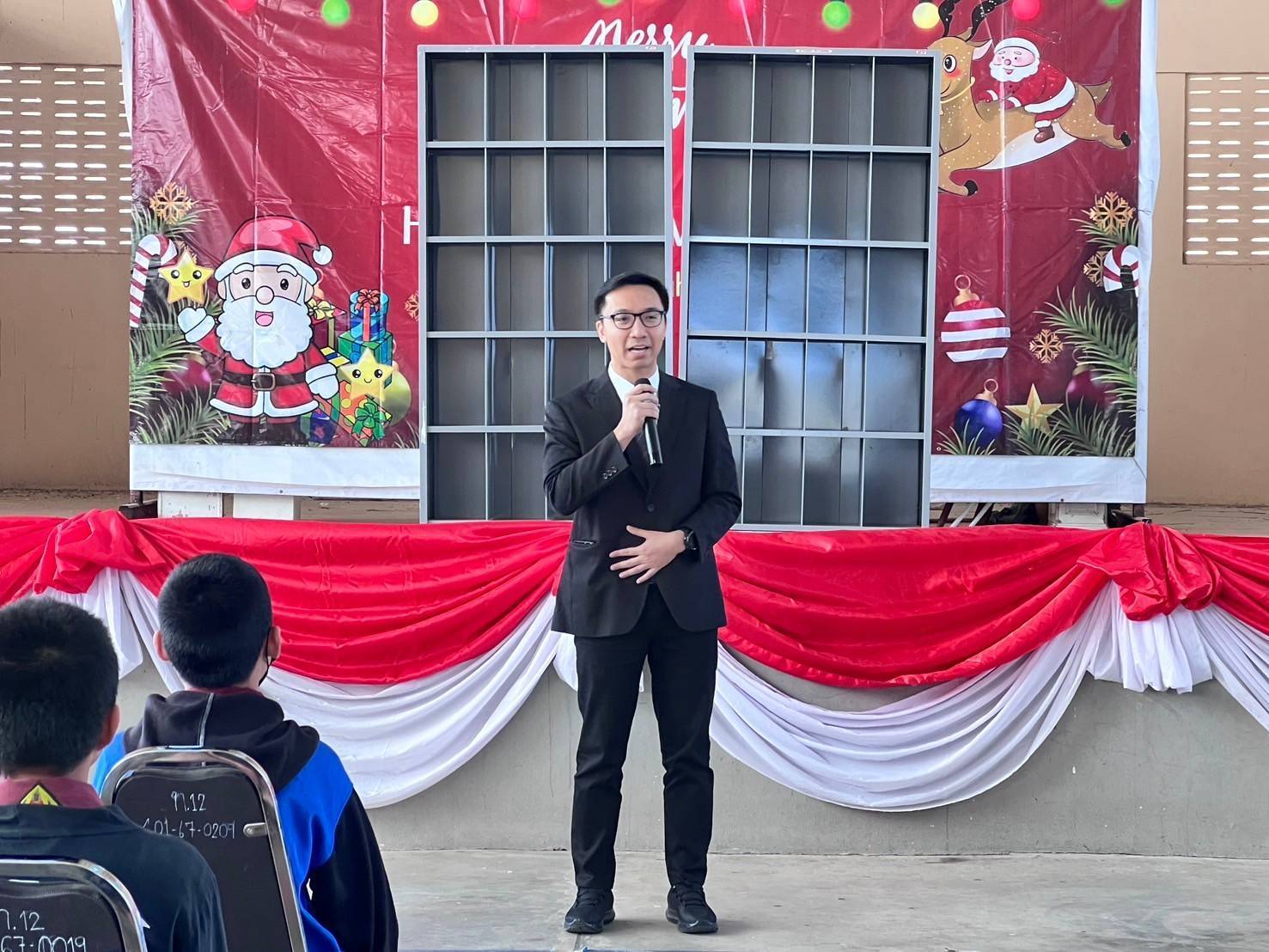 Bangkok Hospital Udon Donates Cabinets & Shares Student Insurance Info