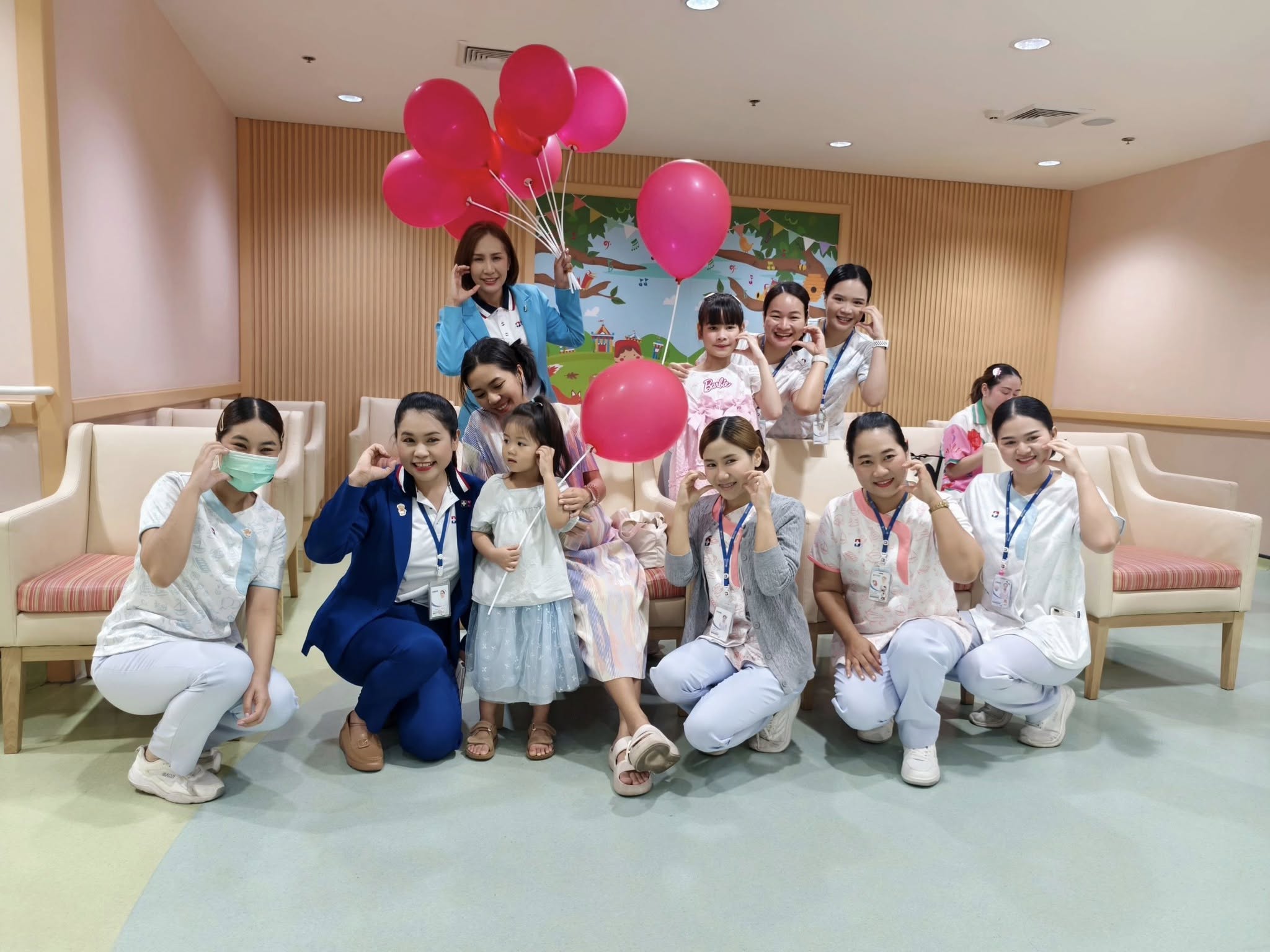 รวมภาพกิจกรรมวันวาเลนไทน์สุดอบอุ่น Happy Valentine's Day 2568 โรงพยาบาลกรุงเทพอุดร