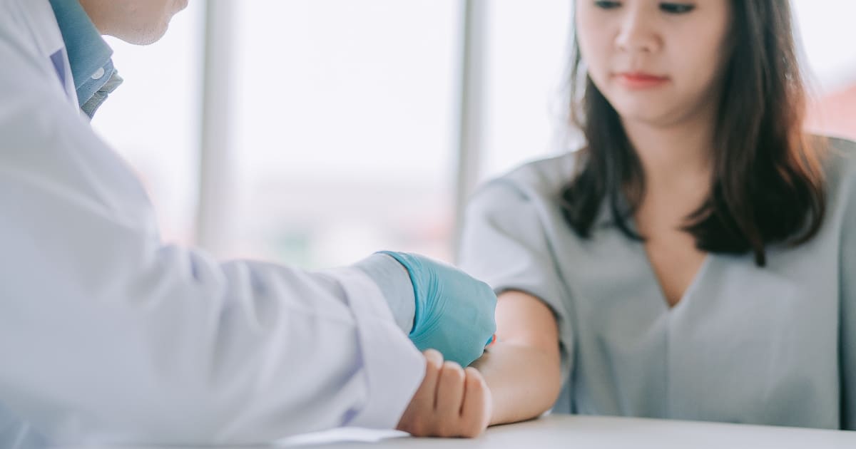 ตรวจยีน BRCA เช็กความเสี่ยงมะเร็งเต้านม