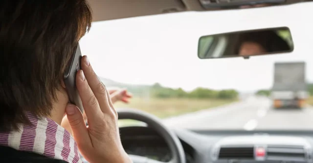 การเกิดอุบัติเหตุบนท้องถนนจากการใช้โทรศัพท์ขณะขับรถ ตอนที่ 6 Image