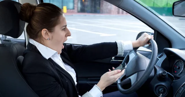 การเกิดอุบัติเหตุบนท้องถนนจากการใช้โทรศัพท์ขณะขับรถ ตอนที่ 5 Image