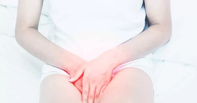 ความแตกต่างของ ตกขาวสีน้ำตาลตั้งแต่วัยรุ่น วัยเจริญพันธุ์ ไปจนถึงวัยทอง Image