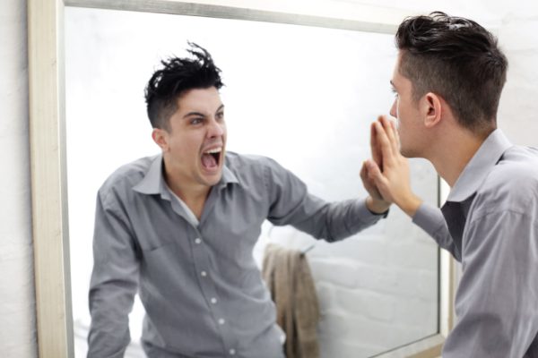 โรคไบโพลาร์ อารมณ์สองขั้ว อันตรายต่อตนเองและคนรอบข้าง โดย โรงพยาบาลกรุงเทพระยอง