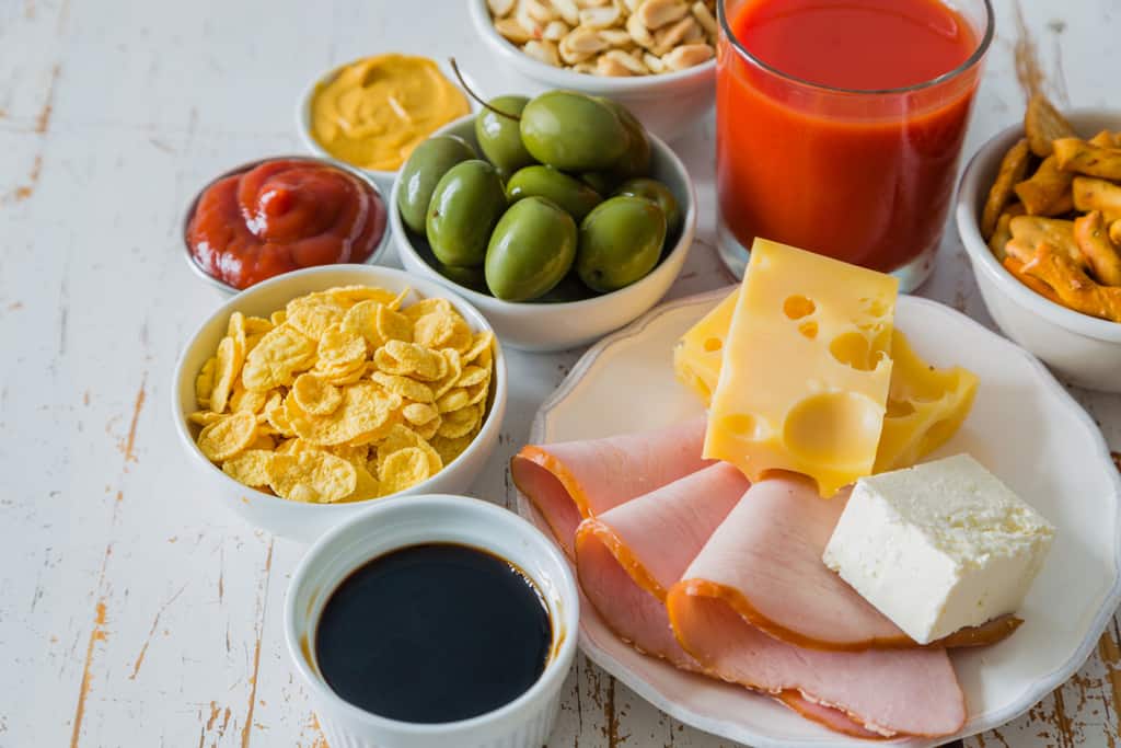 ปริมาณโซเดียมในเครื่องปรุงชนิดต่าง ๆ และอาหารแปรรูป