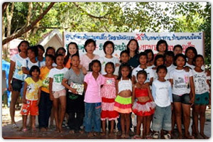 โครงการเสื้อผ้าลดโลกร้อน ให้กับวัดสามัคคีธรรม (ป่าส้าน) อ.คุระบุรี จ.พังงา