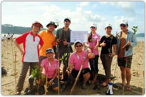 ปลูกต้นกล้าโกงกางบริเวณป่าชายเลนบริเวณ หมู่ 3 ซอยป่าหลาย อ.เมือง จ.ภูเก็ต