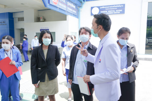 ตรวจประเมินมาตรฐานการ จัดบริการอาชีวอนามัยและเวชกรรมสิ่งแวดล้อม นอกสังกัด-เอกชน บุคลากรและผู้ประกอบการ ระดับดีเด่น จาก กรมควบคุมโรค สถาบันราชประชาสมาสัย โดย โรงพยาบาลกรุงเทพนระยอง