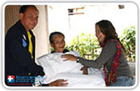 ประมวลภาพโครงการเสื้อผ้าลดโลกร้อน : นำเสื้อผ้าไปมอบที่จังหวัดเชียงราย