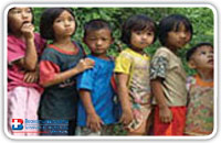 ประมวลภาพโครงการเสื้อผ้าลดโลกร้อน : นำเสื้อผ้าไปมอบที่จังหวัดเชียงราย