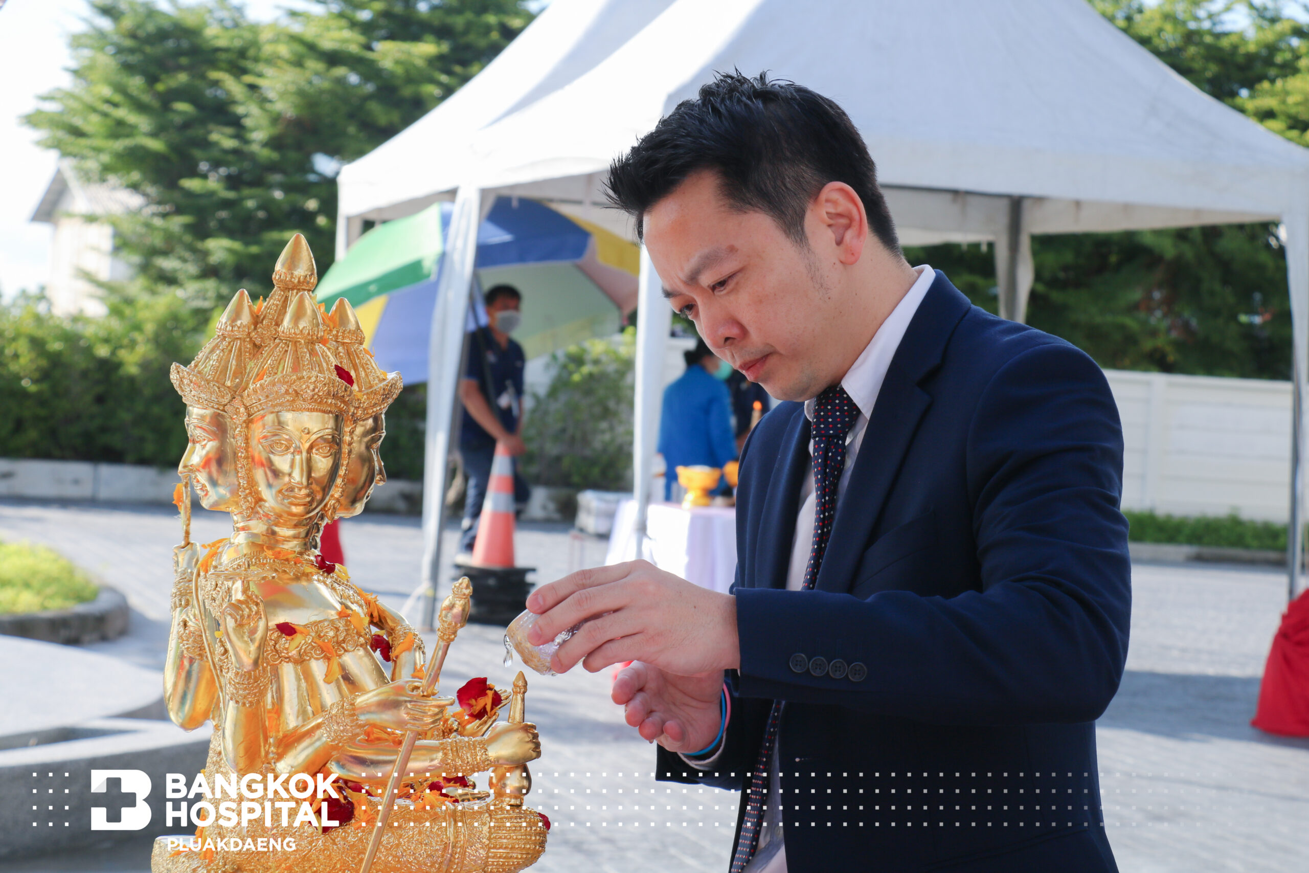 จัดพิธีตั้งศาลพระพรหม และศาลคุณตาคุณยาย โดย โรงพยาบาลกรุงเทพปลวกแดง