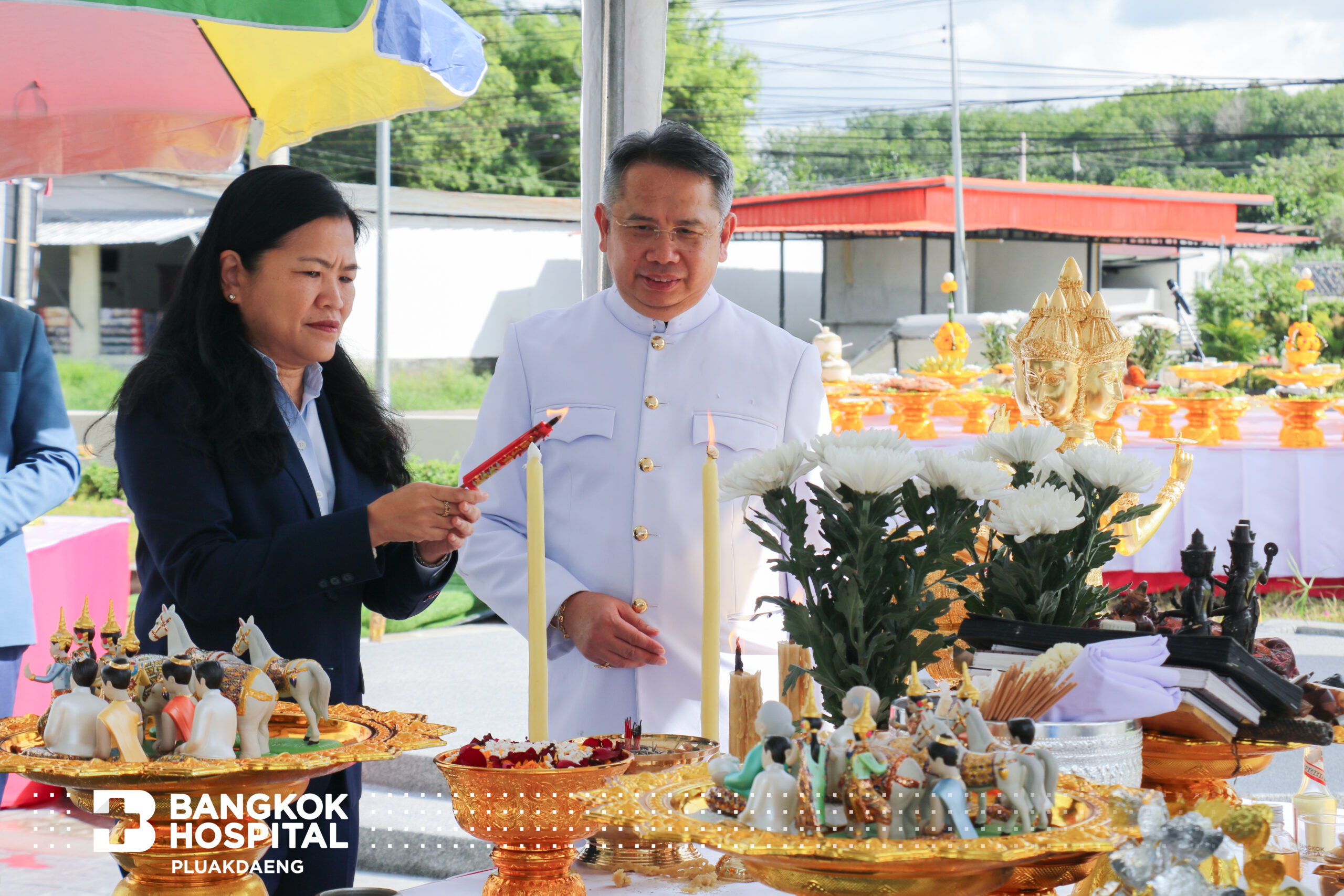 จัดพิธีตั้งศาลพระพรหม และศาลคุณตาคุณยาย โดย โรงพยาบาลกรุงเทพปลวกแดง 