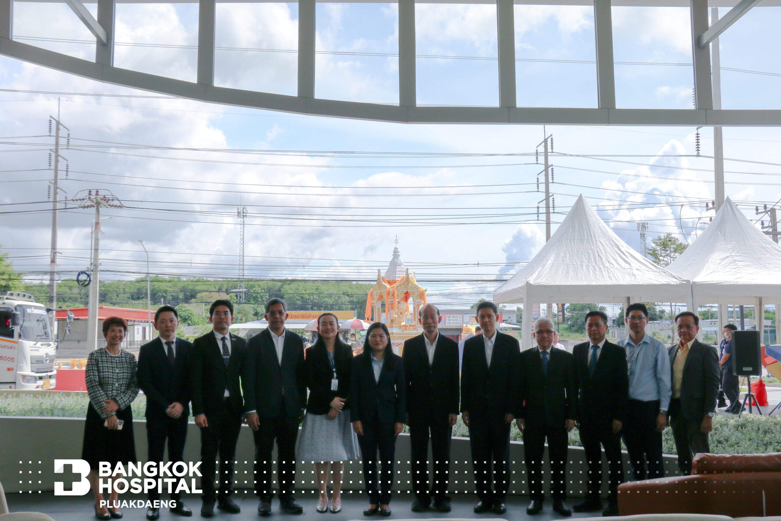 จัดพิธีตั้งศาลพระพรหม และศาลคุณตาคุณยาย โดย โรงพยาบาลกรุงเทพปลวกแดง