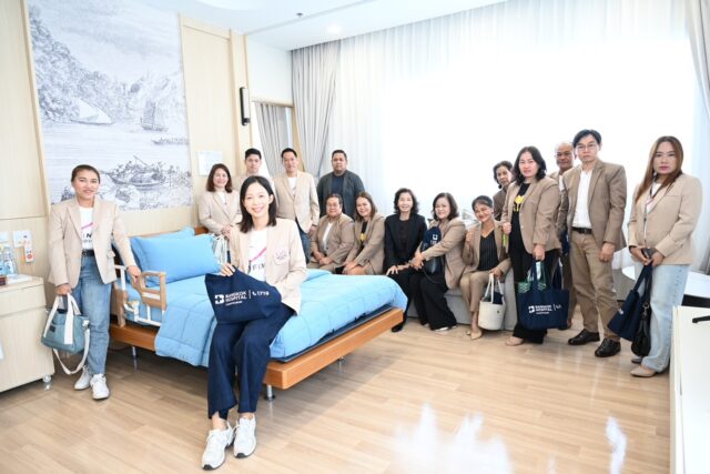 โรงพยาบาลกรุงเทพจันทบุรี ให้การต้อนรับ บริษัท เอไอเอ จำกัด สำนักงานคุณสุดา สัจจาธรรม และ คุณทิพวัลย์ เพ่งจิตต์ (ท่าใหม่)