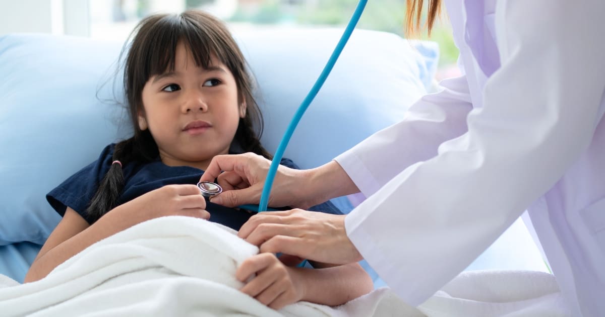 เยื่อหุ้มสมองอักเสบในเด็ก อาการเตือนที่พ่อแม่ต้องรู้ก่อนสาย