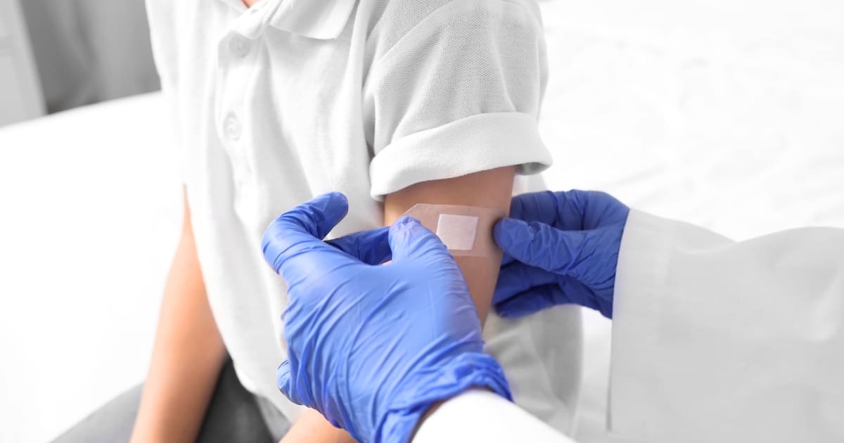 เยื่อหุ้มสมองอักเสบในเด็ก อาการเตือนที่พ่อแม่ต้องรู้ก่อนสาย