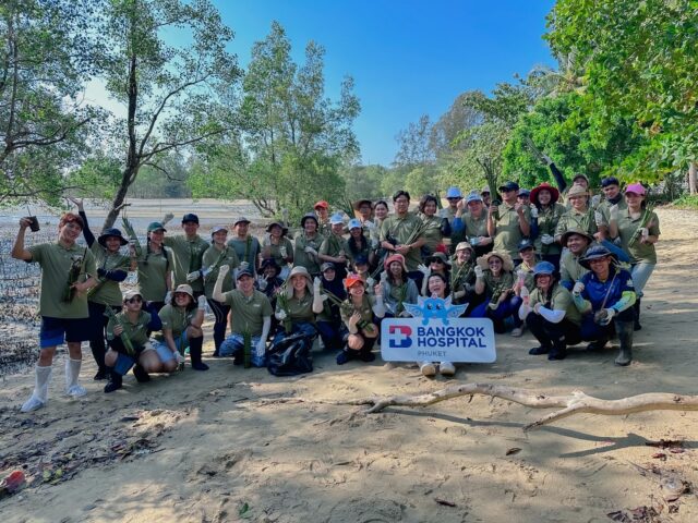 เครือโรงพยาบาลกรุงเทพ จังหวัดภูเก็ตร่วมปลูกป่าโกงกาง สร้างพื้นที่สีเขียวชายฝั่ง Image