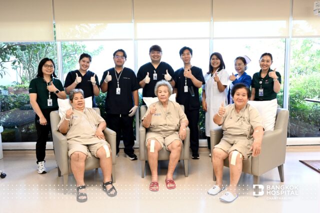 วันเดียว 3 เคสผ่าตัดข้อเข่า Image