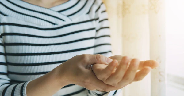 Hand-Mikrochirurgie Verletzungen an der Hand können behandelt werden