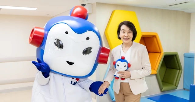 Das Bangkok Hospital feiert den Erfolg mit dem Preis "Great Place to Work" und stellt Dr. Health Avatar vor, ein Vertreter der Freude, der die Gesundheit aufwertet.