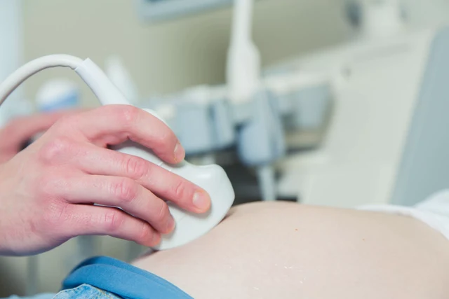 การตรวจอัลตราซาวนด์ 4 มิติ ของทารกในครรภ์ (4-D Ultrasound)