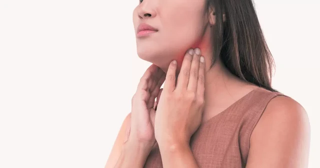 ต่อมทอนซิลอักเสบอันตรายไหม? จำเป็นต้องผ่าตัดหรือไม่ ? (Tonsillitis)