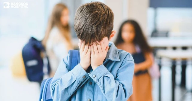 ลูกถูกกลั่นแกล้ง (Bullying) สังเกตอย่างไร สัญญาณเตือนที่พ่อแม่ไม่ควรมองข้าม Image